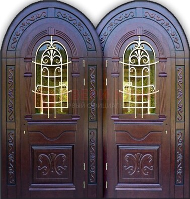 Индивидуальная арочная дверь со стеклом и ковкой ДА-19 в Пензе