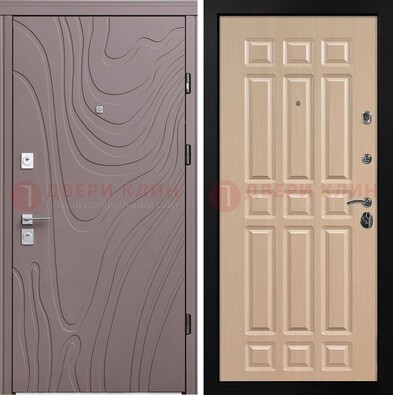 Светло-коричневая железная филенчатая дверь с рисунком МДФ ДМ-283 в Пензе