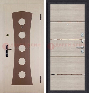 Светлая металлическая дверь с МДФ в квартиру ДМ-365 в Пензе