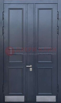 Черная двухстворчатая дверь для улицы с МДФ ДМ-535 в Пензе
