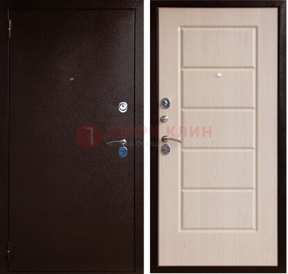 Коричневая металлическая дверь с порошковым окрасом ДП-92 в Пензе
