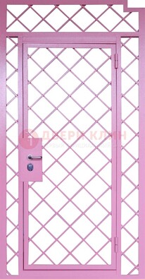Розовая металлическая решетчатая дверь ДР-15 в Пензе