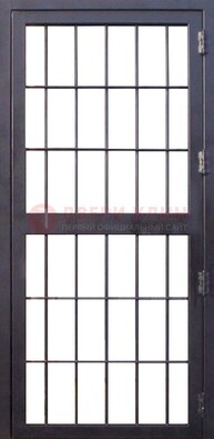 Темная стальная решетчатая дверь ДР-34 в Пензе