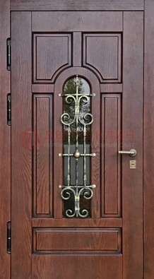 Cтальная дверь со стеклом и ковкой в коричневом цвете ДСК-119 в Пензе