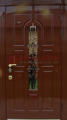 Красивая металлическая дверь со стеклом и ковкой ДСК-33 в Пензе