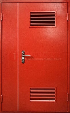 Красная железная техническая дверь с вентиляционными решетками ДТ-4 в Пензе