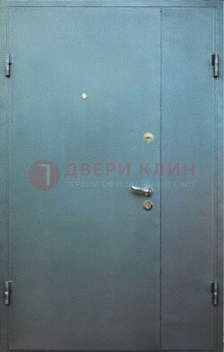 Серая тамбурная дверь ДТМ-34 в Пензе