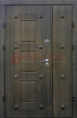 Железная двухстворчатая филенчатая дверь с виноритом ДВТ-143 в Пензе
