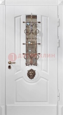 Белая металлическая дверь с виноритом и стеклом с ковкой ДВТ-165 в Пензе