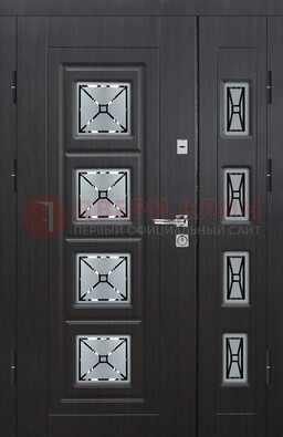 Чёрная двухстворчатая железная дверь с МДФ и витражом ВЖ-35 в Пензе